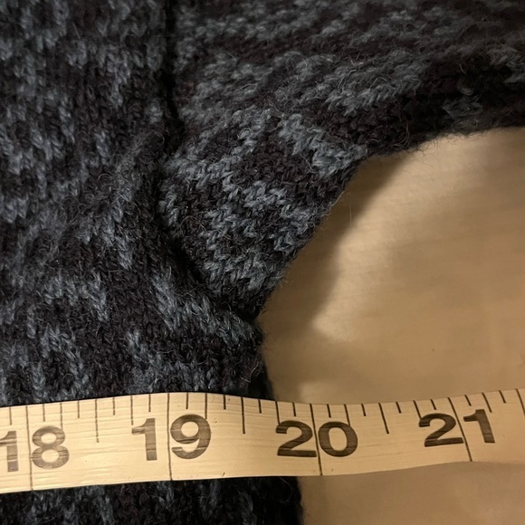 Nordstrickk Virgin Wool Blue Pattern Cardigan w/ metal closures (Norway), Small - Picture 8 of 11